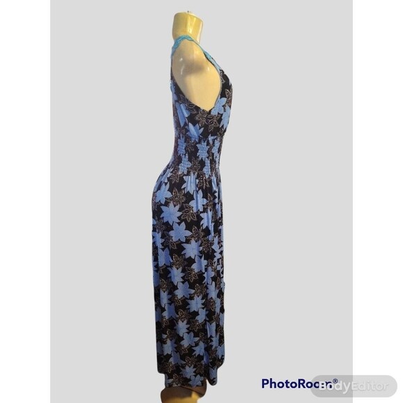 Light Blue Dress With Embroidered Back - Picture 5 of 5